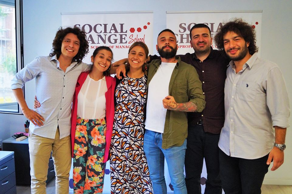 Under 30? Apply for the Social Talent Scholarship!